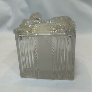 Covered Square Trinket Box Clear with Frosted Bow.